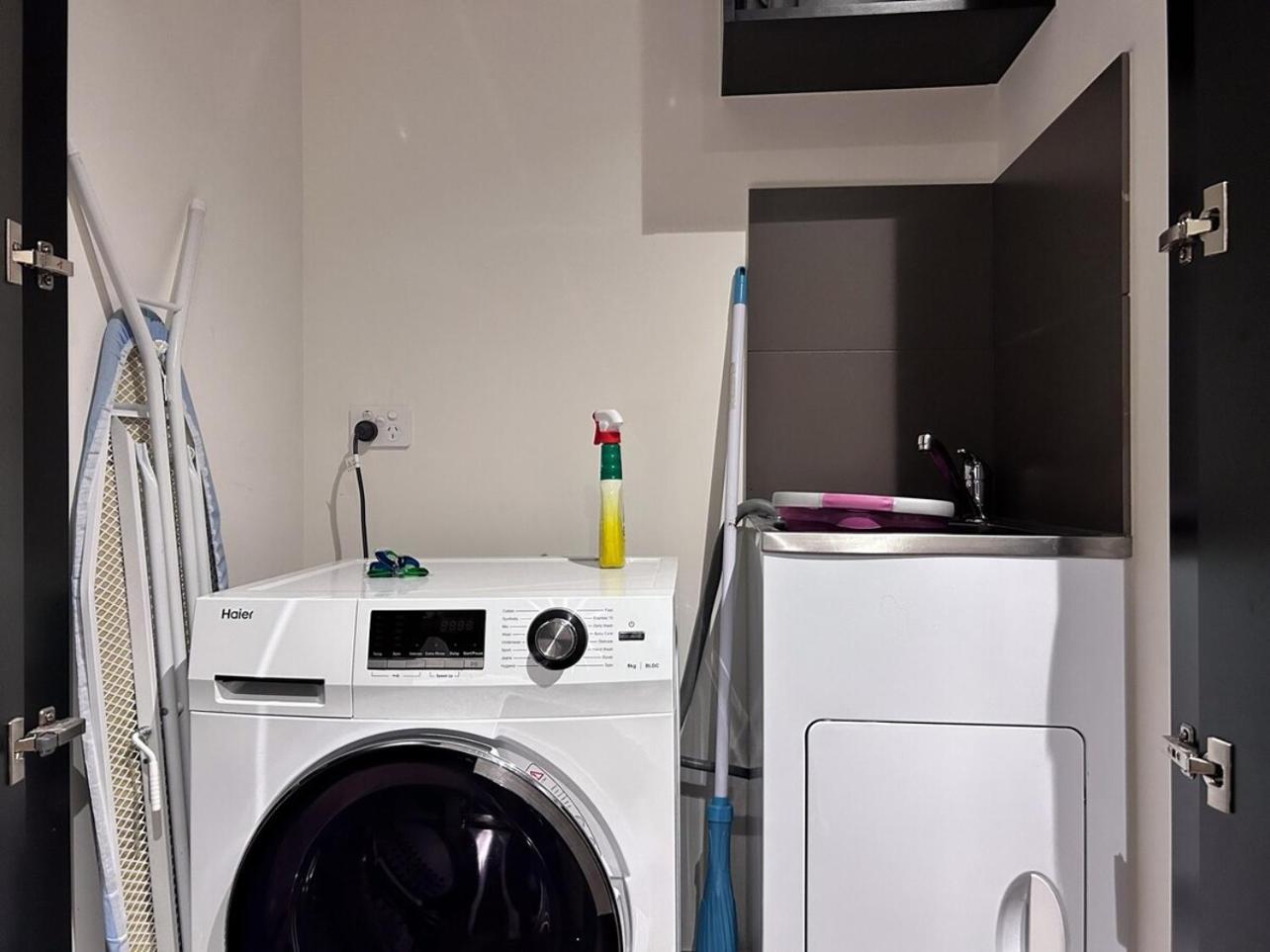 Relaxed 1Br1Ba City View Apt Wifi In Cbd Melbourne Buitenkant foto